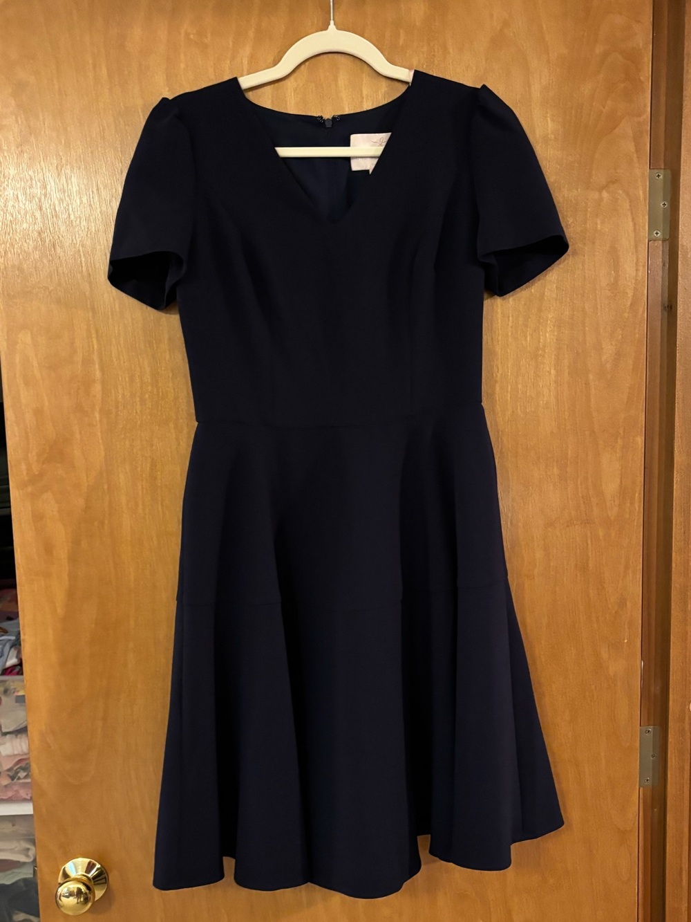 NWT-Gal Meets Glam Navy V-neck dress-Size 6